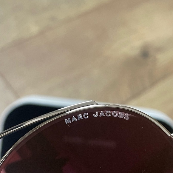 Authentic 
Marc Jacobs Pink Round Sunglasses with Metallic Frame main image 4